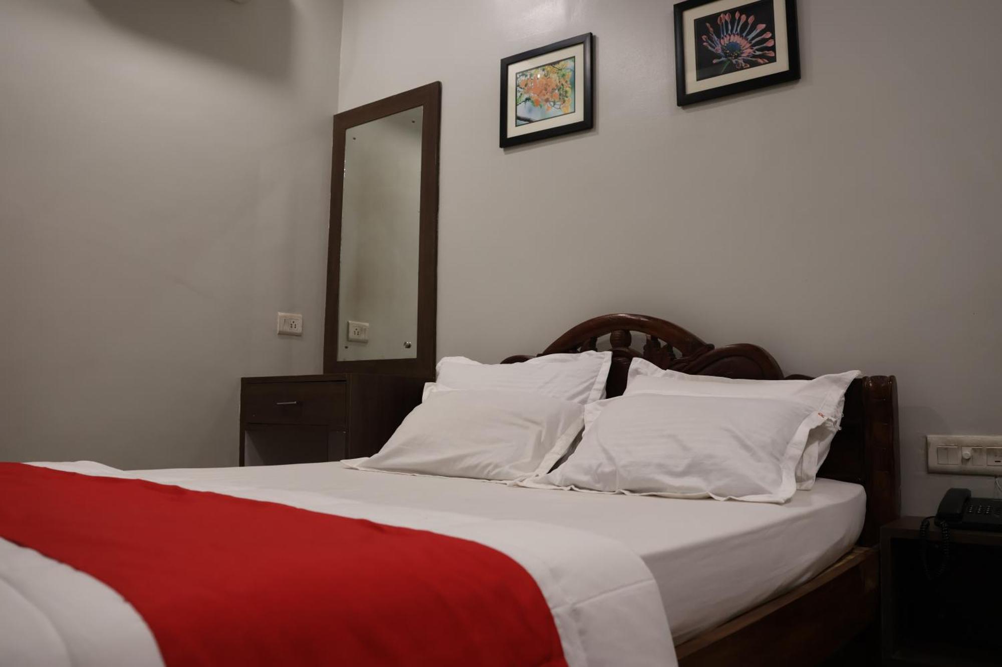 Raghunandan Residency Hotel *