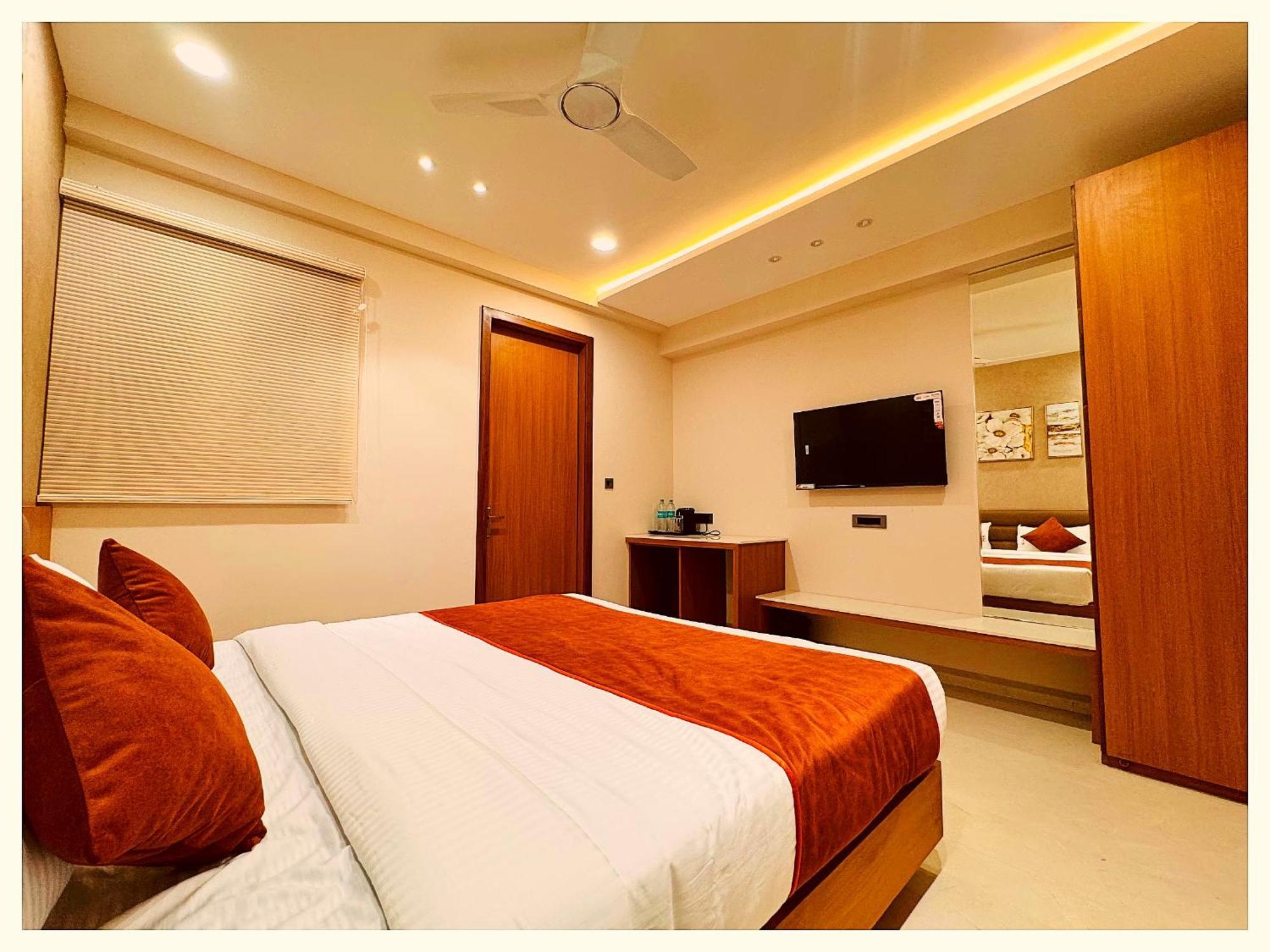 Hotel Kashika Premium Near Sea - Fully Air Conditioning 4*
