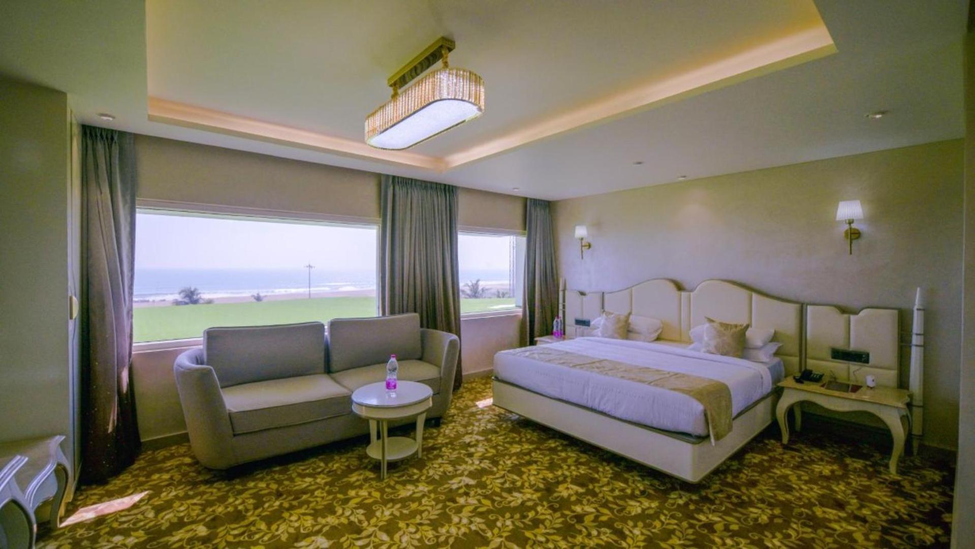 Hotel Holiday Resort 3*