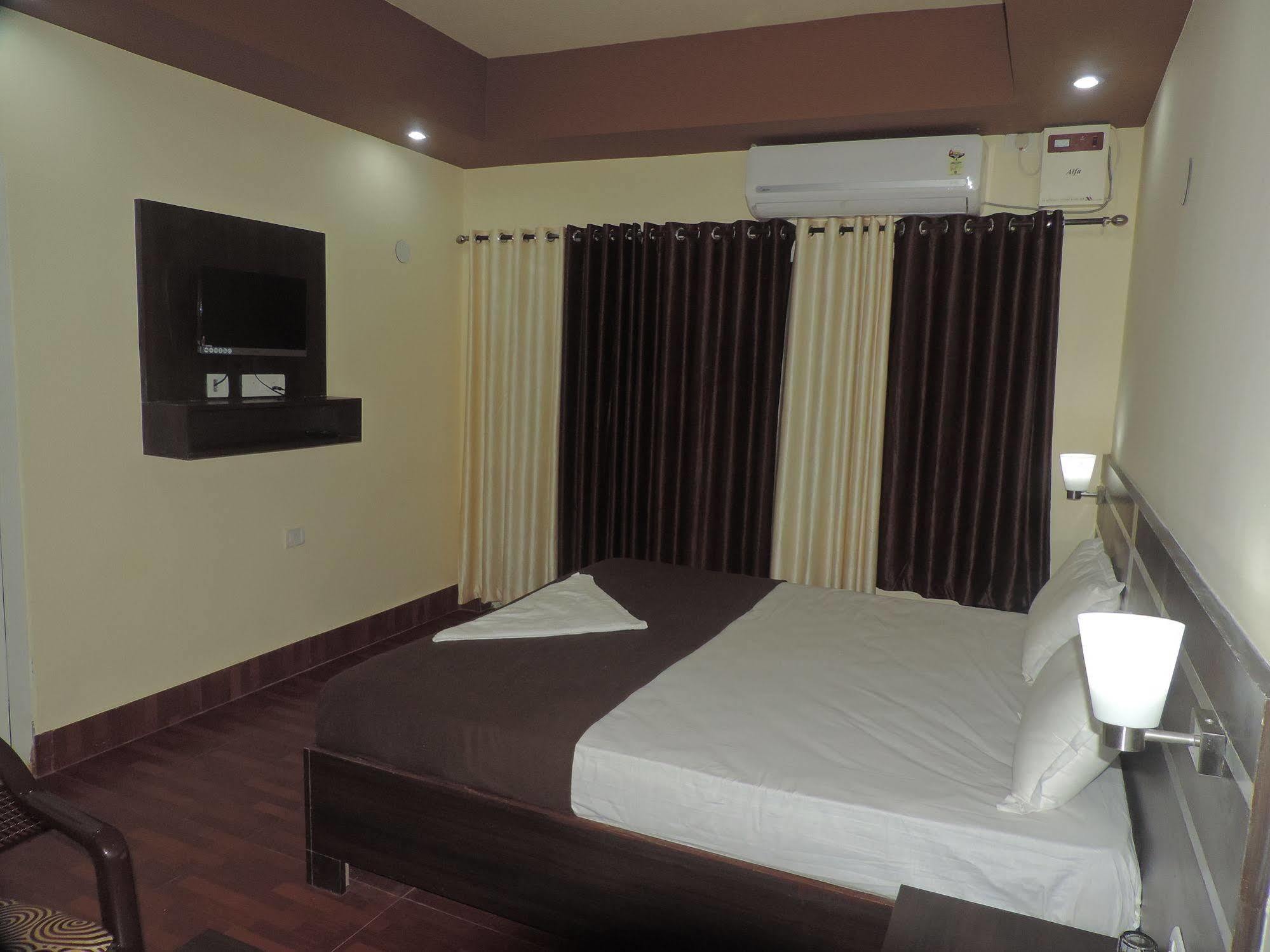 Kakkson Hotel 2*