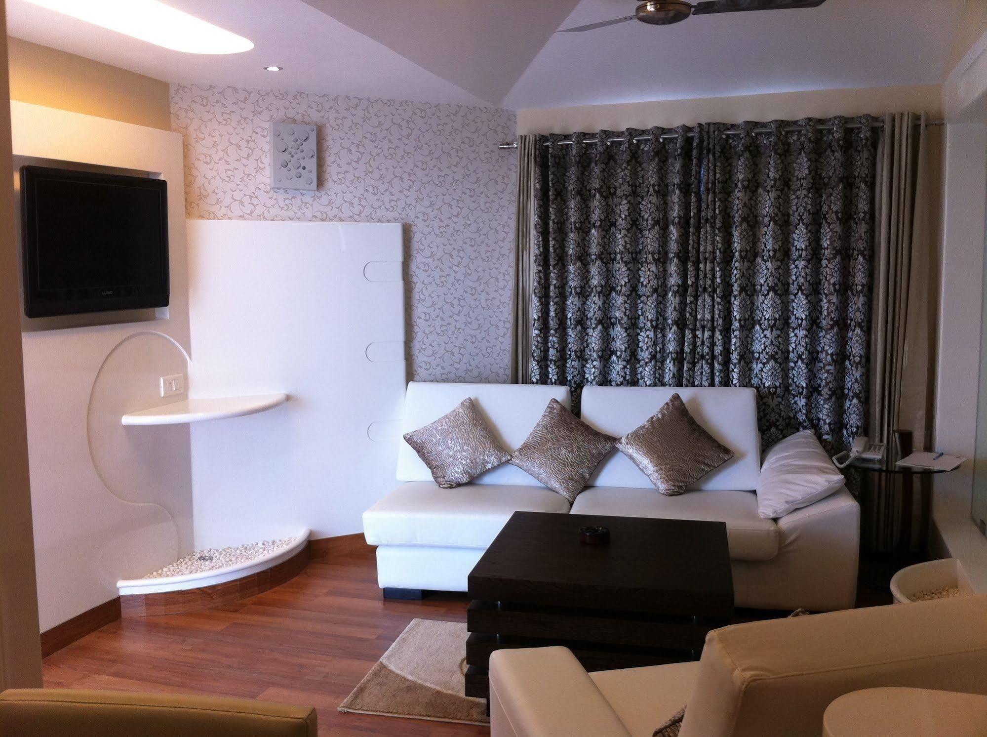 Hotel Hotel Holiday Resort 3*