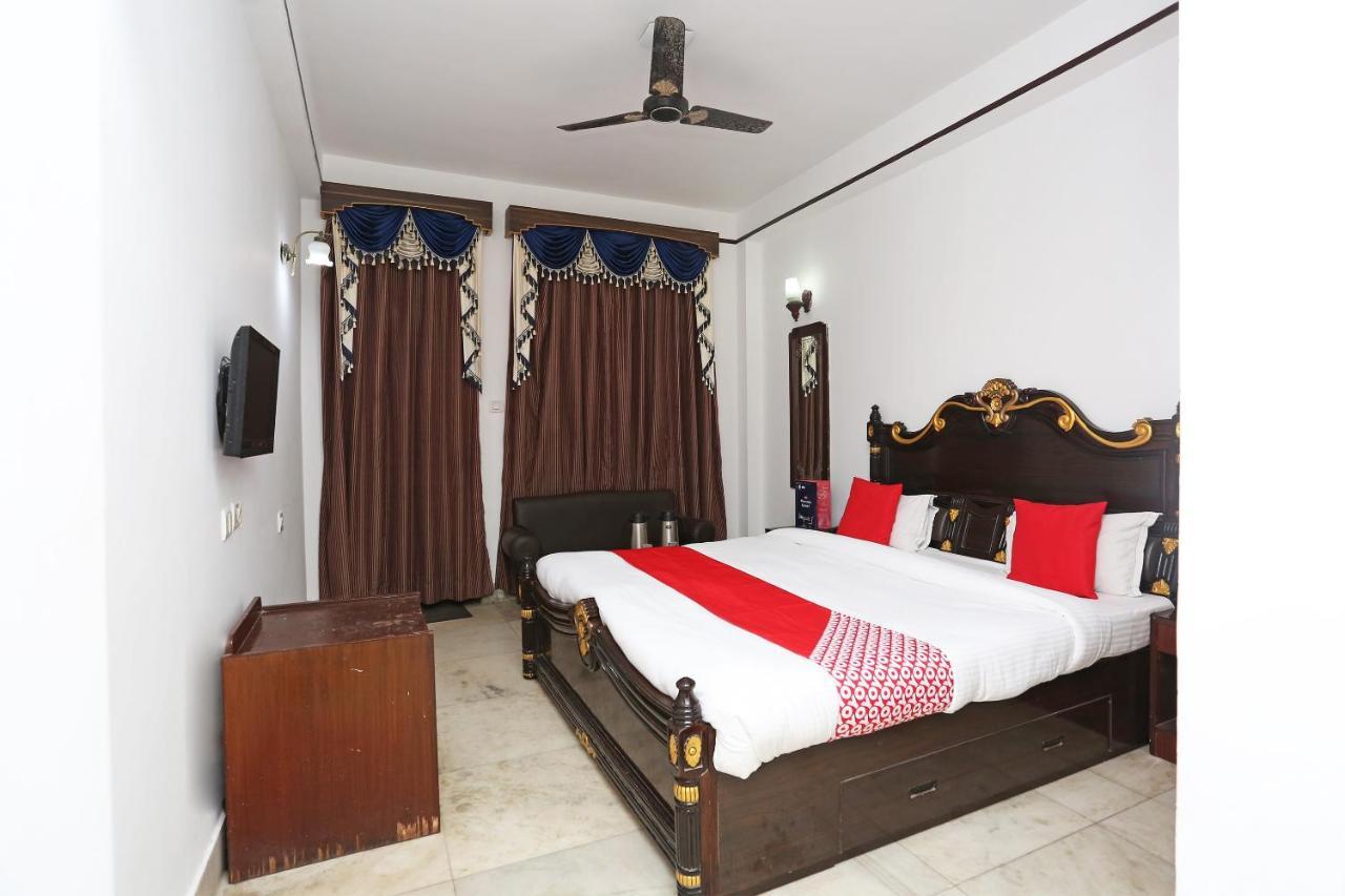 Hotel Oyo Capital O 5879 Radha Damodar Residency Puri
